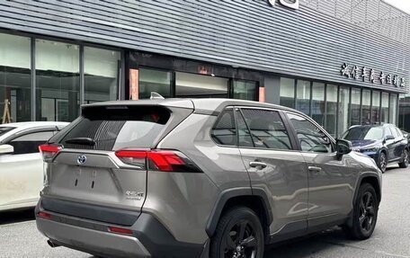 Toyota RAV4, 2022 год, 2 800 000 рублей, 5 фотография