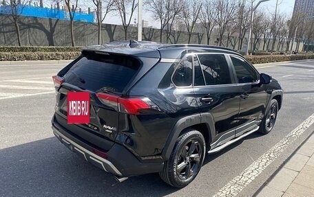 Toyota RAV4, 2021 год, 2 790 000 рублей, 4 фотография