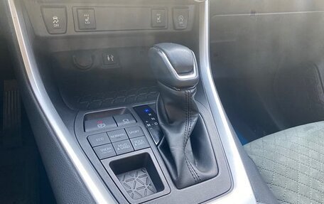Toyota RAV4, 2021 год, 2 790 000 рублей, 9 фотография