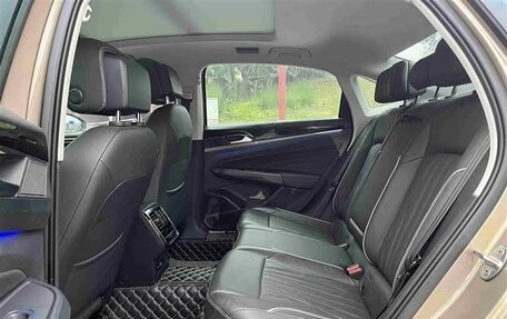 Volkswagen Passat B8 рестайлинг, 2021 год, 2 500 000 рублей, 17 фотография