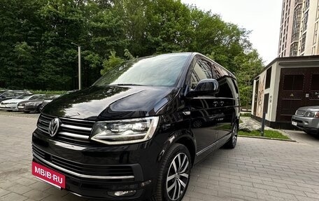 Volkswagen Multivan T6 рестайлинг, 2018 год, 4 180 000 рублей, 3 фотография