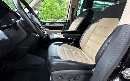 Volkswagen Multivan T6 рестайлинг, 2018 год, 4 180 000 рублей, 21 фотография