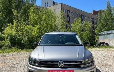 Volkswagen Tiguan II, 2019 год, 2 900 000 рублей, 2 фотография