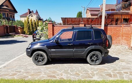 Chevrolet Niva I рестайлинг, 2004 год, 300 000 рублей, 3 фотография