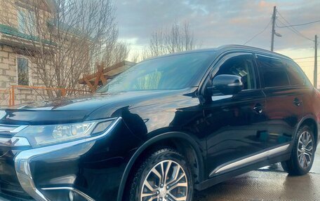 Mitsubishi Outlander III рестайлинг 3, 2016 год, 2 090 000 рублей, 6 фотография
