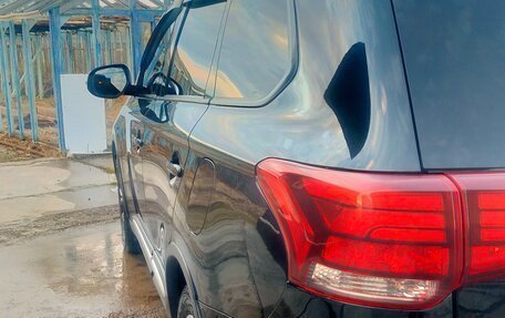 Mitsubishi Outlander III рестайлинг 3, 2016 год, 2 090 000 рублей, 8 фотография