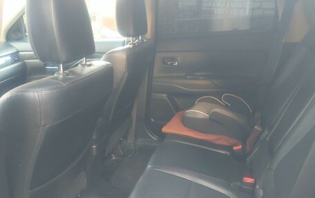 Mitsubishi Outlander III рестайлинг 3, 2016 год, 2 090 000 рублей, 16 фотография