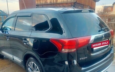 Mitsubishi Outlander III рестайлинг 3, 2016 год, 2 090 000 рублей, 7 фотография