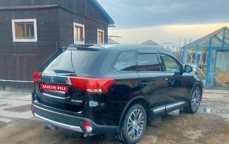 Mitsubishi Outlander III рестайлинг 3, 2016 год, 2 090 000 рублей, 11 фотография