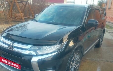 Mitsubishi Outlander III рестайлинг 3, 2016 год, 2 090 000 рублей, 5 фотография