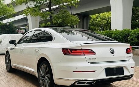 Volkswagen Passat CC, 2022 год, 2 490 000 рублей, 6 фотография