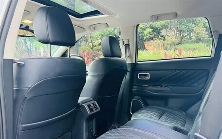 Mitsubishi Outlander III рестайлинг 3, 2020 год, 2 235 000 рублей, 9 фотография