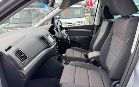 Volkswagen Sharan II, 2012 год, 800 000 рублей, 7 фотография