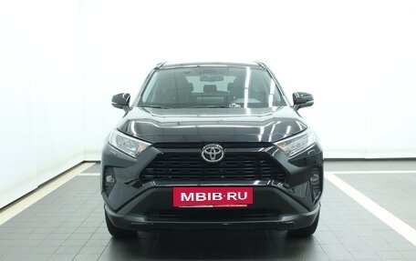 Toyota RAV4, 2020 год, 4 090 000 рублей, 8 фотография