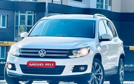 Volkswagen Tiguan I, 2012 год, 999 000 рублей, 3 фотография