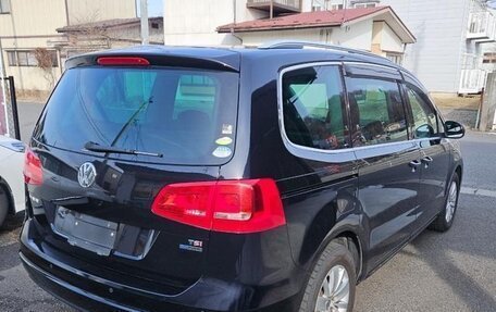 Volkswagen Sharan II, 2011 год, 900 000 рублей, 4 фотография