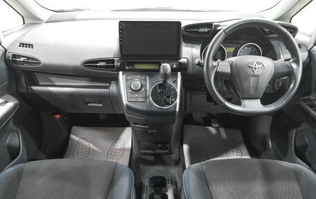Toyota Wish II, 2011 год, 1 449 000 рублей, 12 фотография