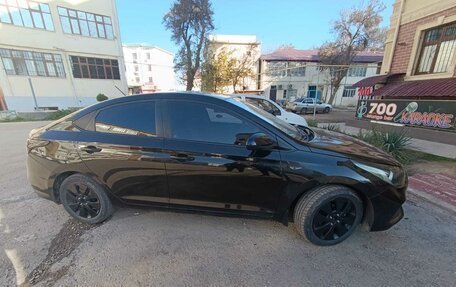 Hyundai Solaris II рестайлинг, 2017 год, 750 000 рублей, 2 фотография