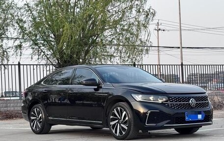 Volkswagen Passat B8 рестайлинг, 2022 год, 1 940 300 рублей, 2 фотография