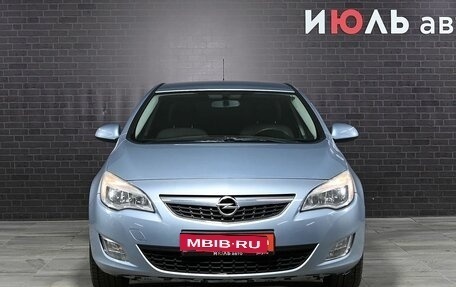 Opel Astra J, 2012 год, 800 000 рублей, 2 фотография