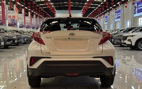 Toyota C-HR I рестайлинг, 2021 год, 1 950 000 рублей, 8 фотография