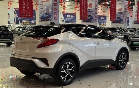 Toyota C-HR I рестайлинг, 2021 год, 1 950 000 рублей, 7 фотография