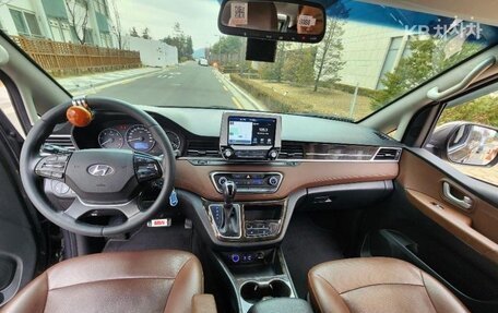 Hyundai Grand Starex Grand Starex I рестайлинг 2, 2021 год, 2 535 000 рублей, 8 фотография