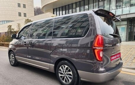 Hyundai Grand Starex Grand Starex I рестайлинг 2, 2021 год, 2 535 000 рублей, 6 фотография