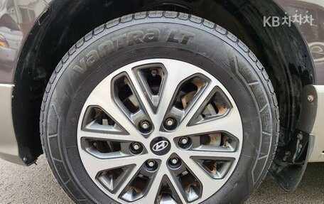 Hyundai Grand Starex Grand Starex I рестайлинг 2, 2021 год, 2 535 000 рублей, 23 фотография