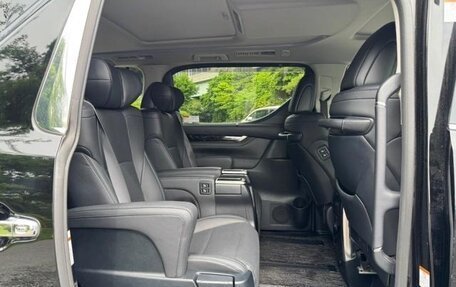 Toyota Alphard III, 2022 год, 4 000 000 рублей, 14 фотография