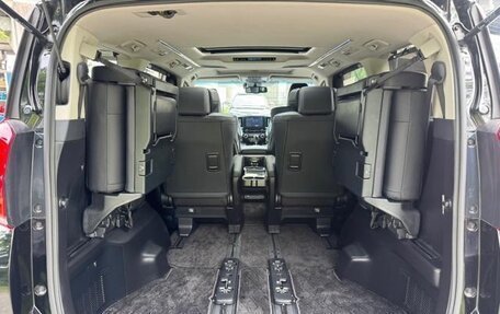 Toyota Alphard III, 2022 год, 4 000 000 рублей, 32 фотография