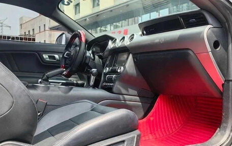 Ford Mustang VI рестайлинг, 2021 год, 2 140 020 рублей, 7 фотография