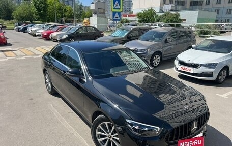 Mercedes-Benz E-Класс, 2021 год, 2 700 000 рублей, 10 фотография