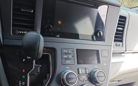 Toyota Sienna III, 2016 год, 2 800 000 рублей, 10 фотография