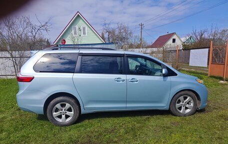 Toyota Sienna III, 2016 год, 2 800 000 рублей, 11 фотография