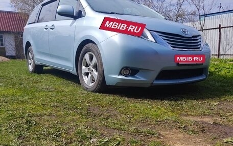 Toyota Sienna III, 2016 год, 2 800 000 рублей, 7 фотография