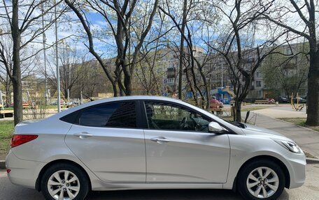 Hyundai Solaris II рестайлинг, 2012 год, 1 350 000 рублей, 4 фотография