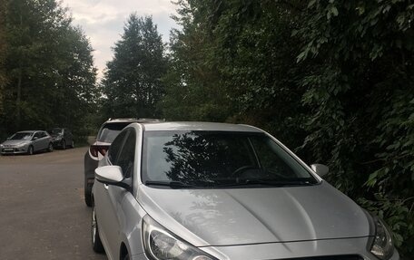 Hyundai Solaris II рестайлинг, 2012 год, 1 350 000 рублей, 2 фотография