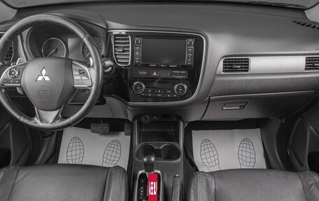 Mitsubishi Outlander III рестайлинг 3, 2014 год, 1 559 000 рублей, 6 фотография