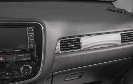 Mitsubishi Outlander III рестайлинг 3, 2014 год, 1 559 000 рублей, 15 фотография
