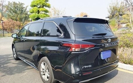 Toyota Sienna, 2021 год, 2 690 500 рублей, 5 фотография