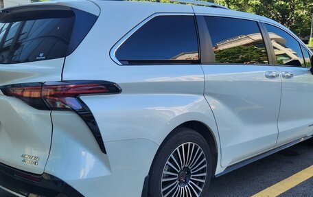 Toyota Sienna, 2023 год, 3 050 333 рублей, 5 фотография