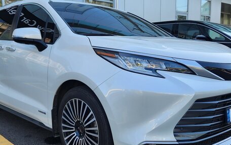 Toyota Sienna, 2023 год, 3 050 333 рублей, 3 фотография