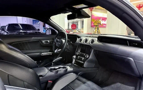 Ford Mustang VI рестайлинг, 2021 год, 2 140 200 рублей, 8 фотография