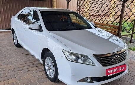 Toyota Camry, 2012 год, 1 550 000 рублей, 2 фотография