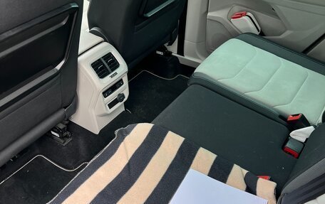 Volkswagen Tiguan II, 2017 год, 2 500 000 рублей, 6 фотография