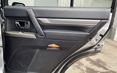 Mitsubishi Pajero IV, 2011 год, 1 699 000 рублей, 16 фотография