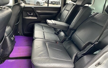 Mitsubishi Pajero IV, 2011 год, 1 699 000 рублей, 24 фотография