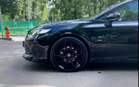 Toyota Camry, 2018 год, 2 700 000 рублей, 3 фотография