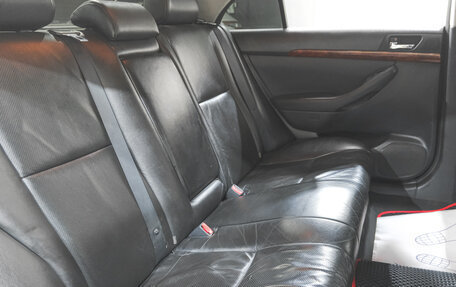 Toyota Avensis III рестайлинг, 2004 год, 749 000 рублей, 25 фотография